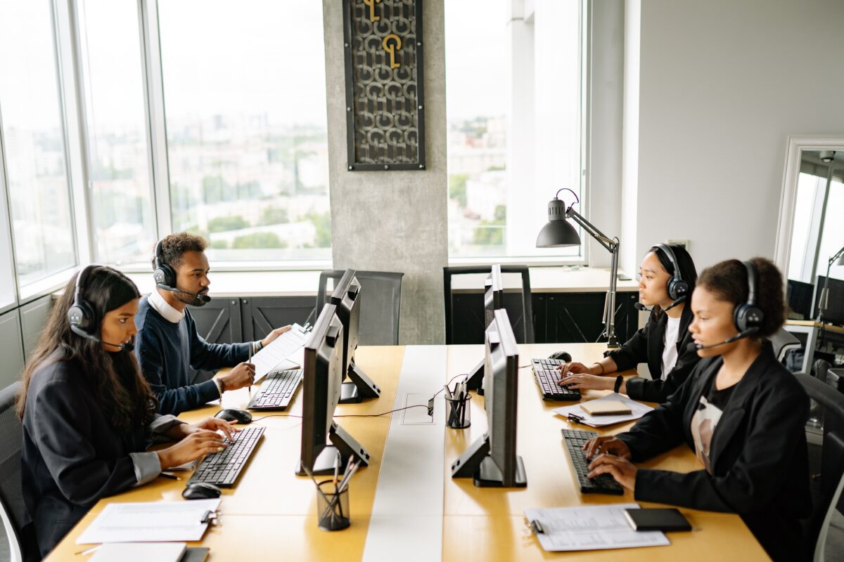 DailyStory Blog | 6 benefits of using CRM software for small businesses